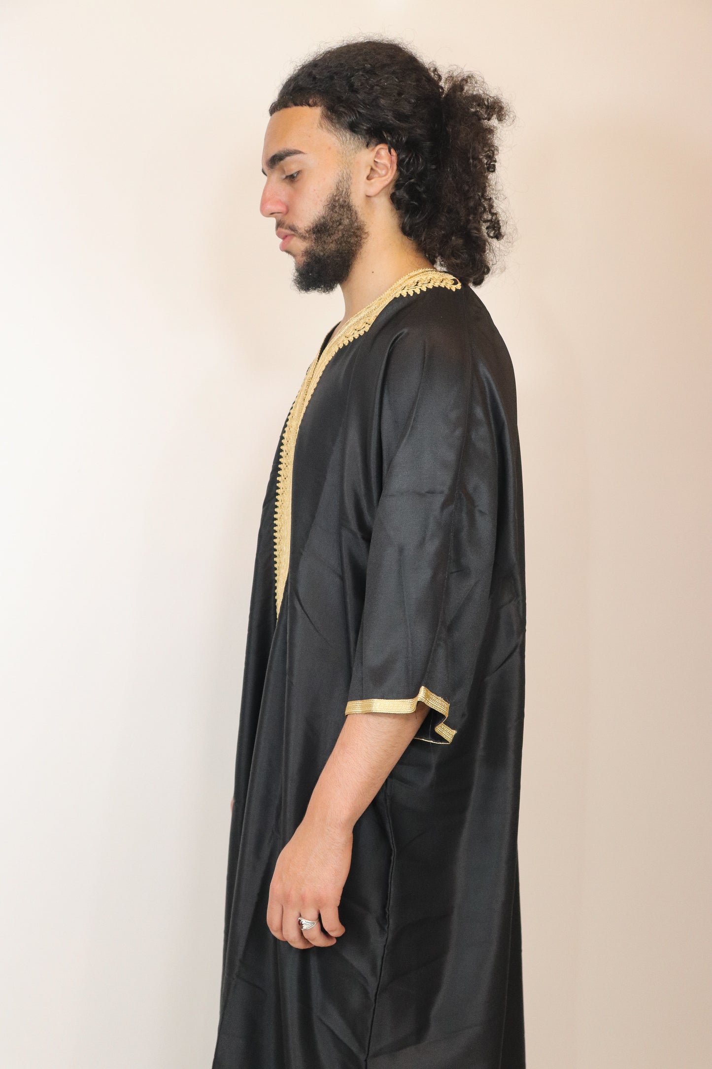 Essential Moroccan Thobe -   Black & Gold