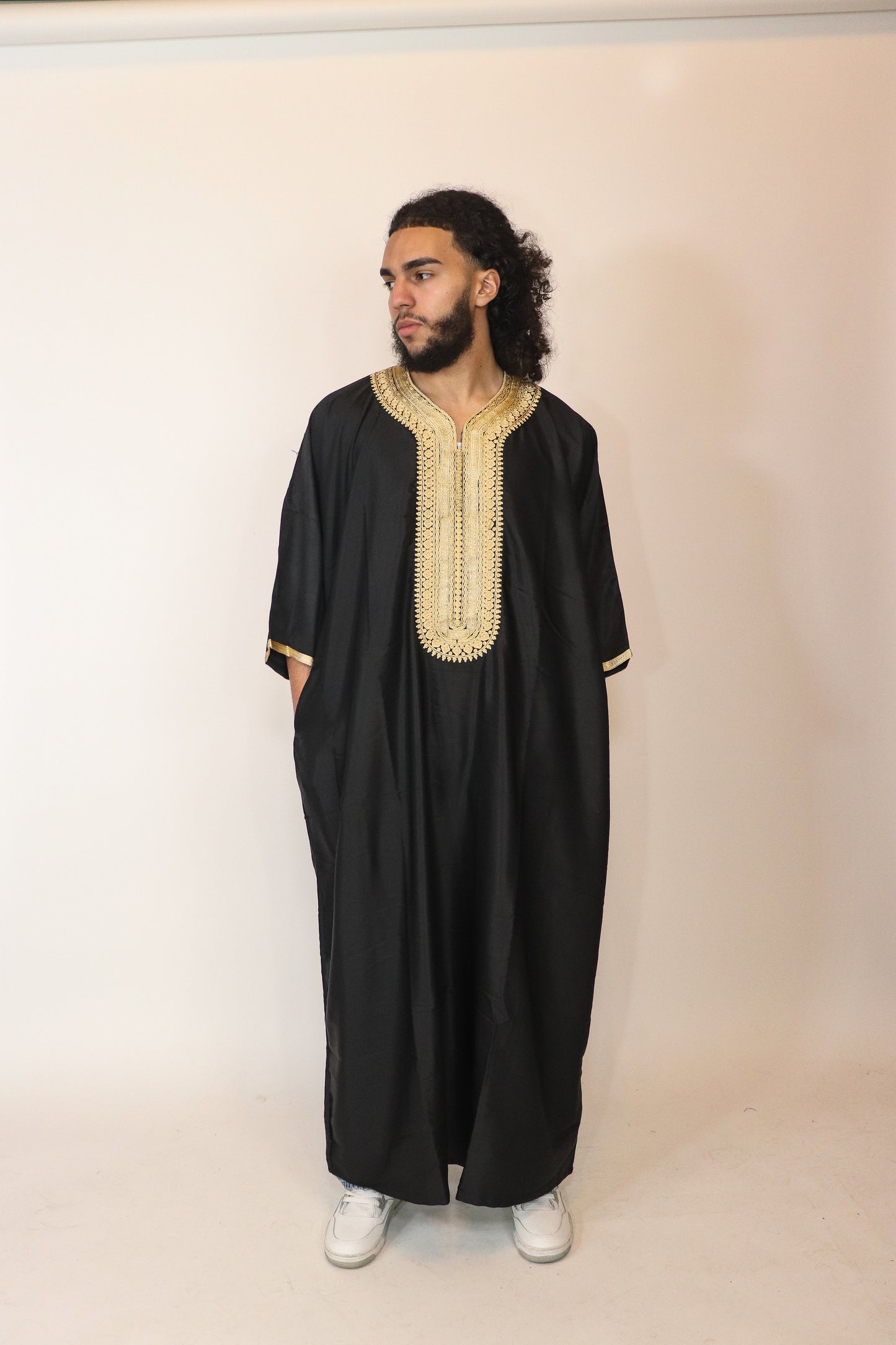 Essential Moroccan Thobe -   Black & Gold