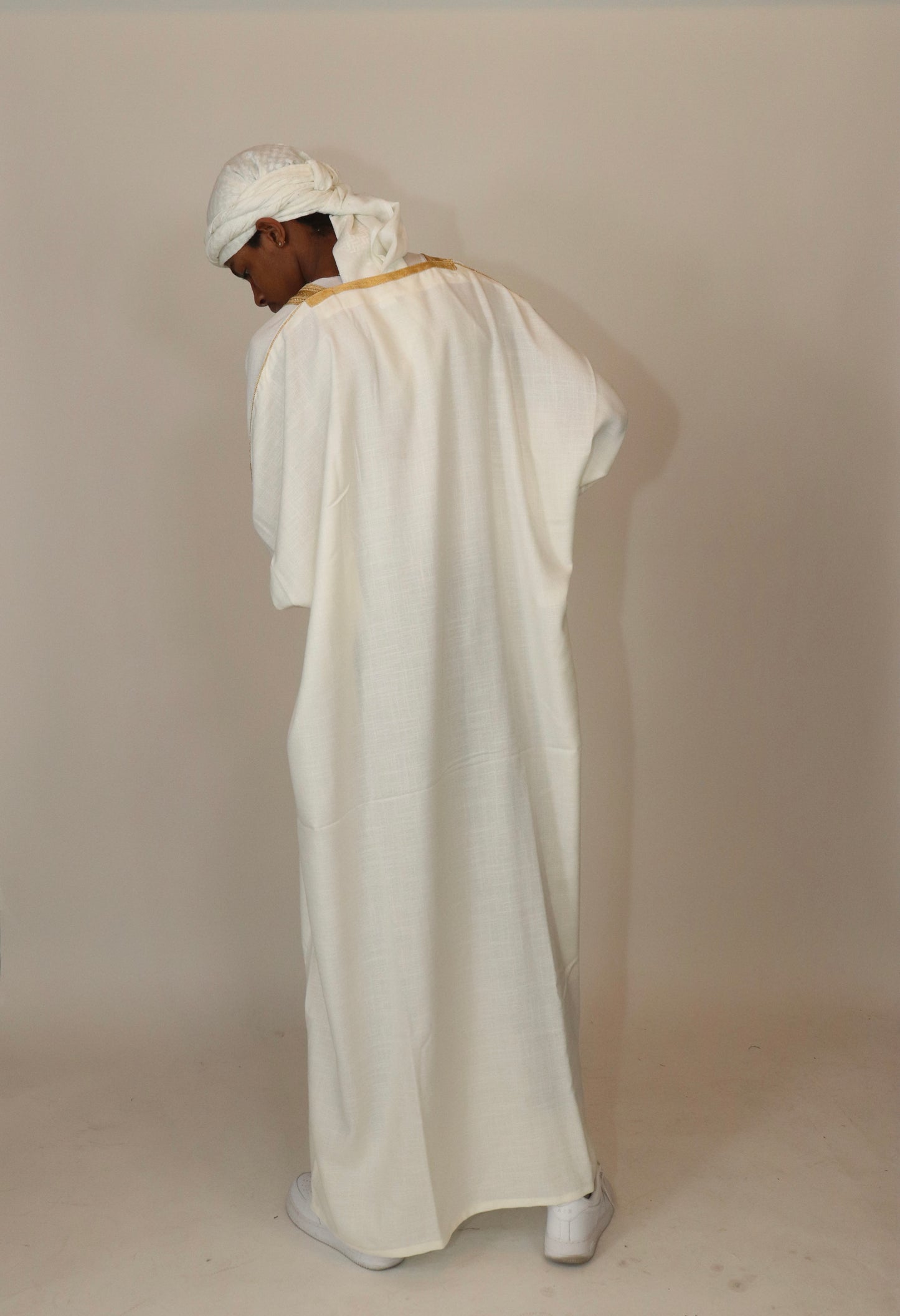 Essential Moroccan Thobe - White & Gold