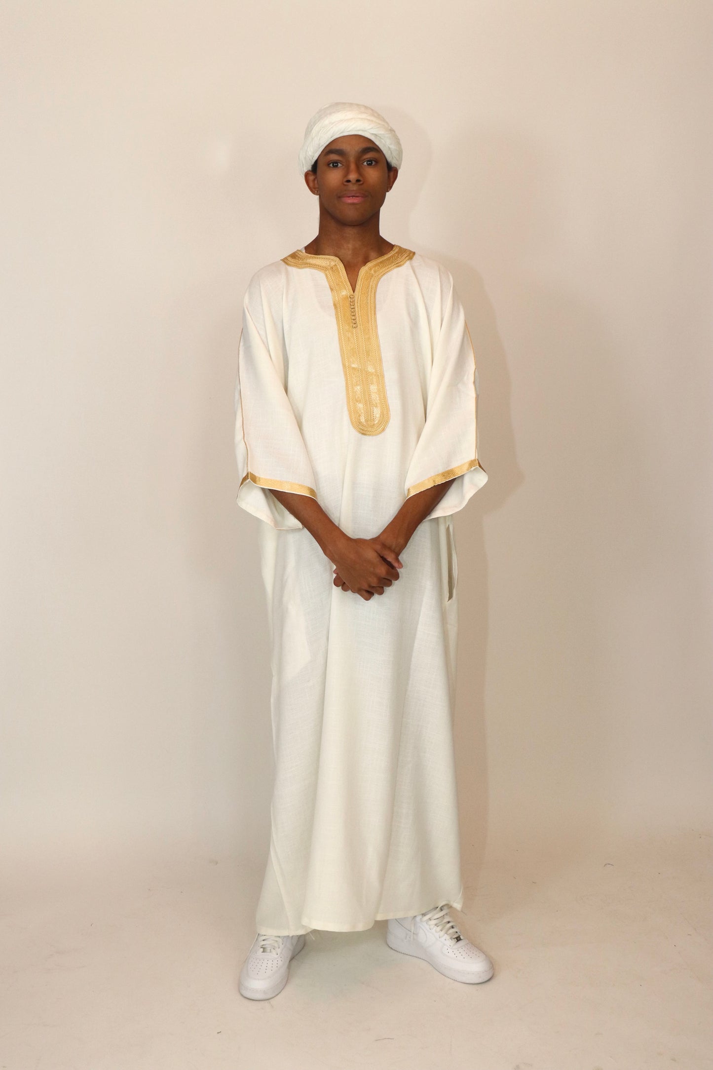 Essential Moroccan Thobe - White & Gold