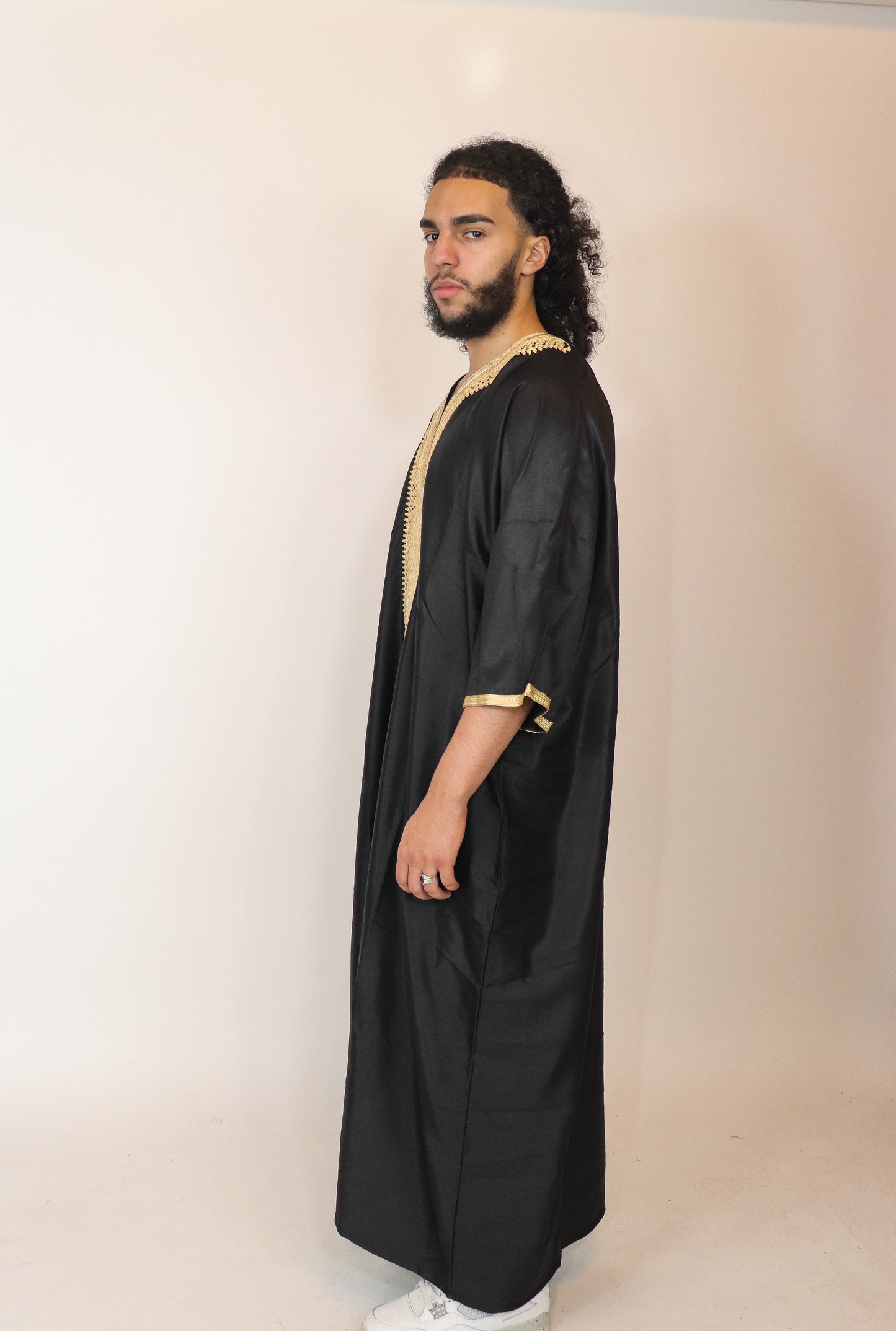 Essential Moroccan Thobe -   Black & Gold