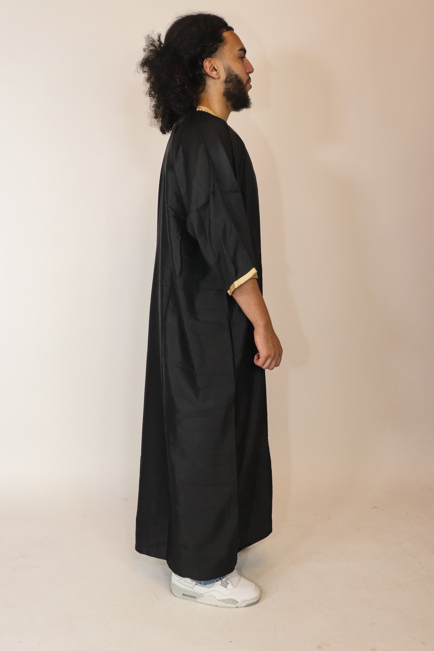 Essential Moroccan Thobe -   Black & Gold