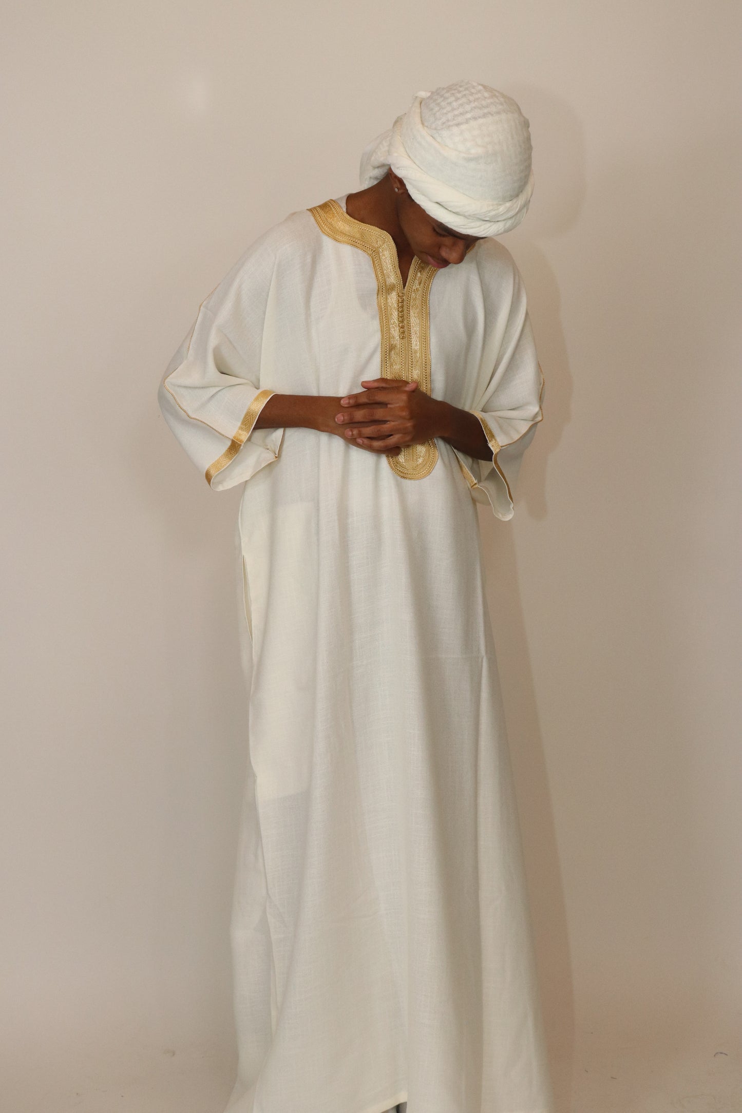 Essential Moroccan Thobe - White & Gold